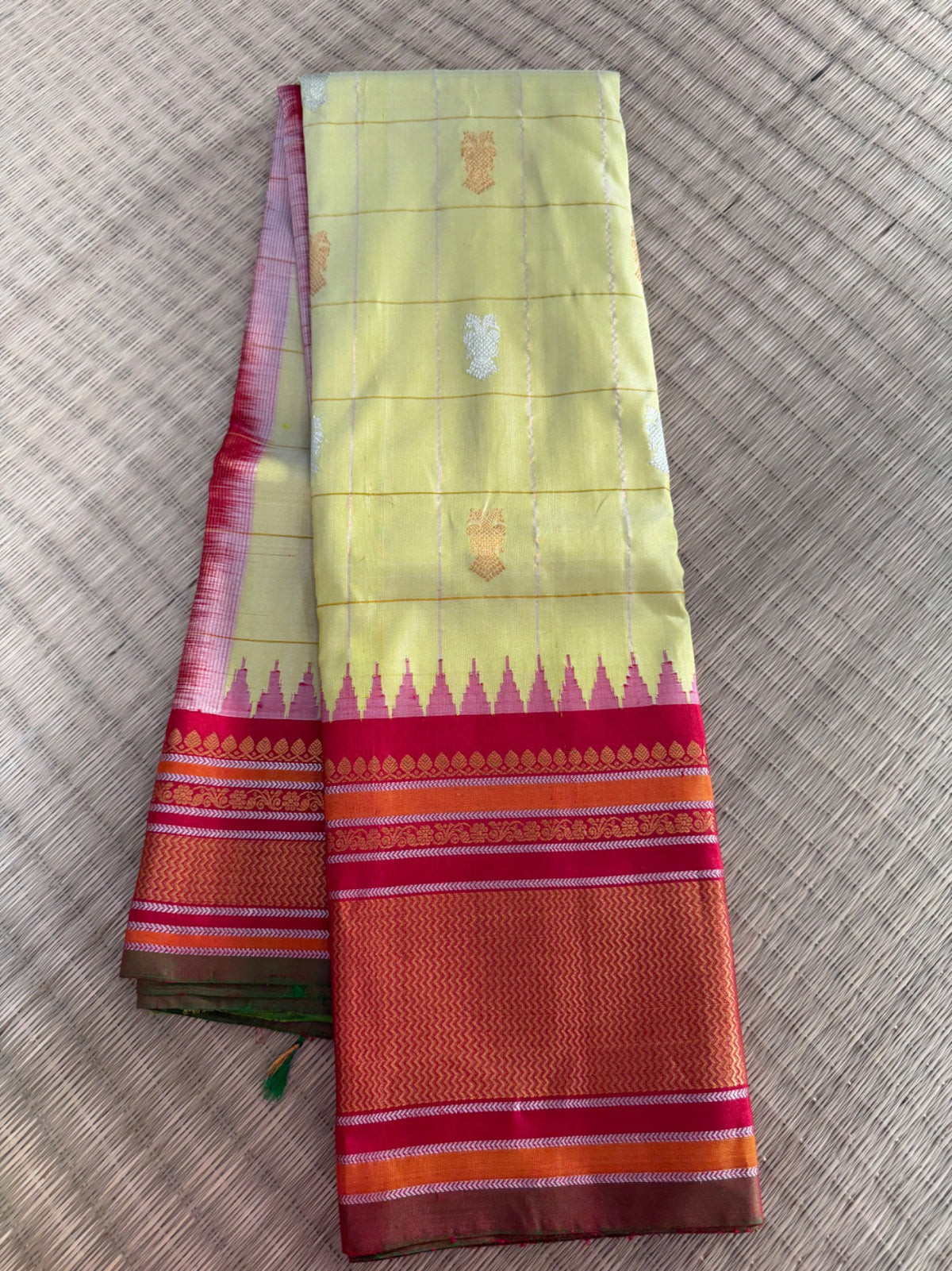 Pure Gadwal Pattu Saree