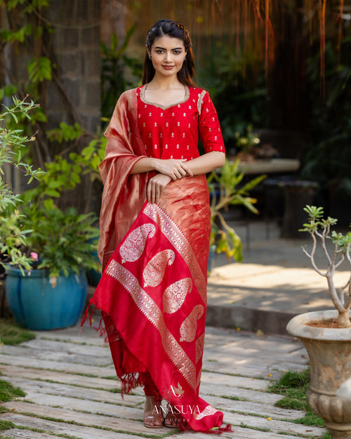 Benaras kurthi set